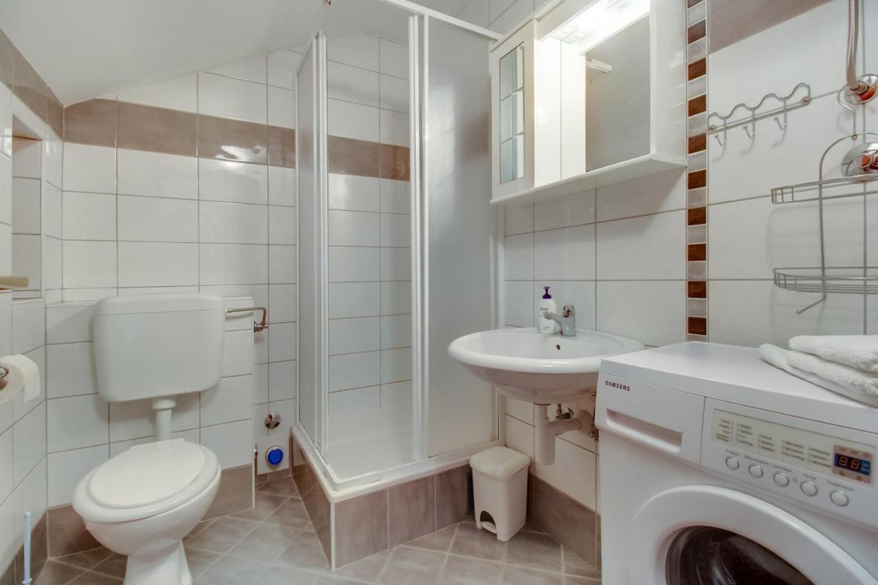 Apartments Rosa Mali Lošinj Екстериор снимка