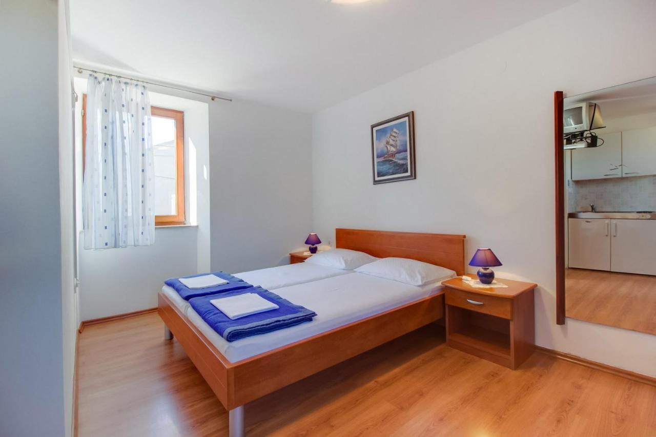 Apartments Rosa Mali Lošinj Екстериор снимка