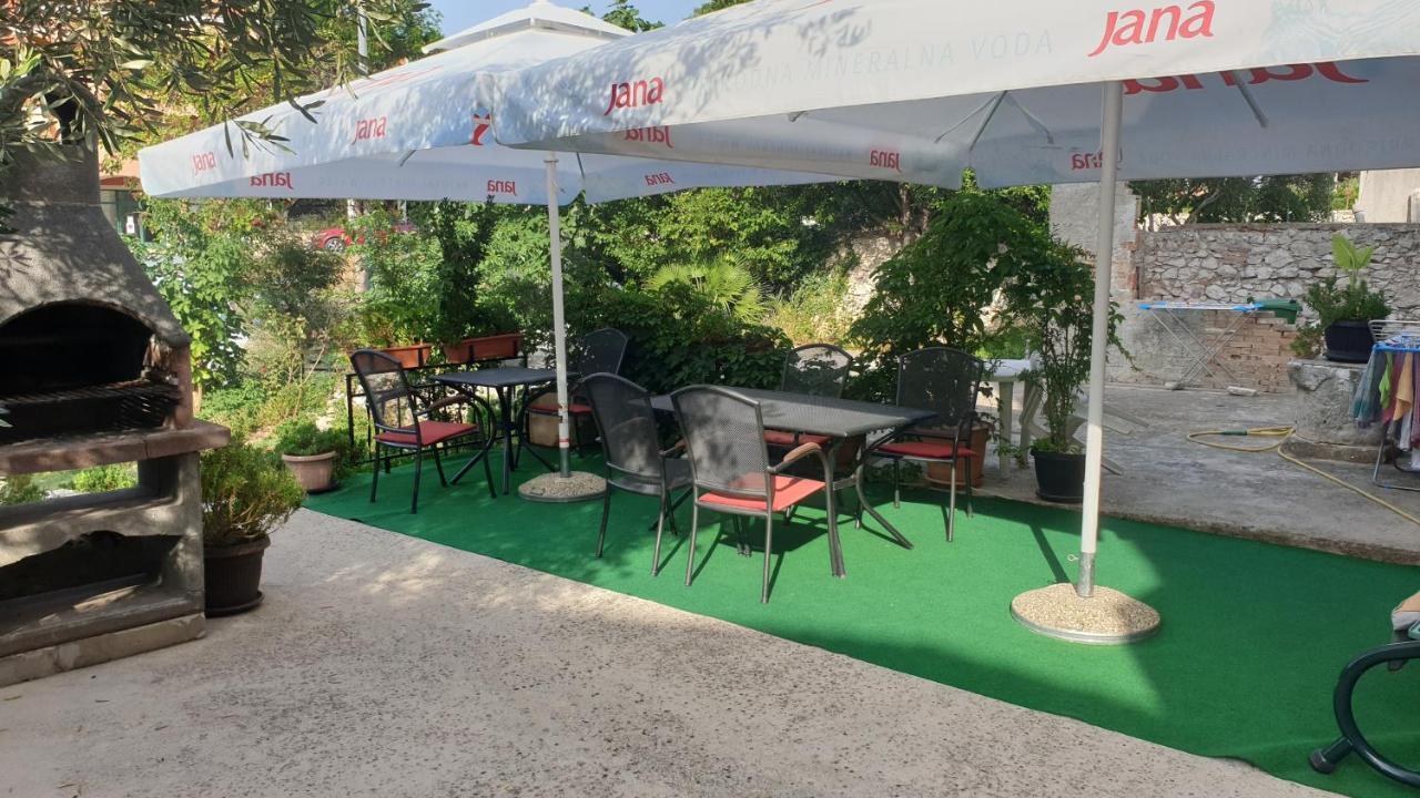 Apartments Rosa Mali Lošinj Екстериор снимка