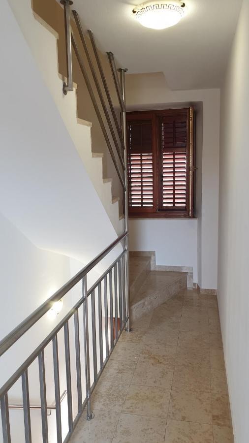 Apartments Rosa Mali Lošinj Екстериор снимка